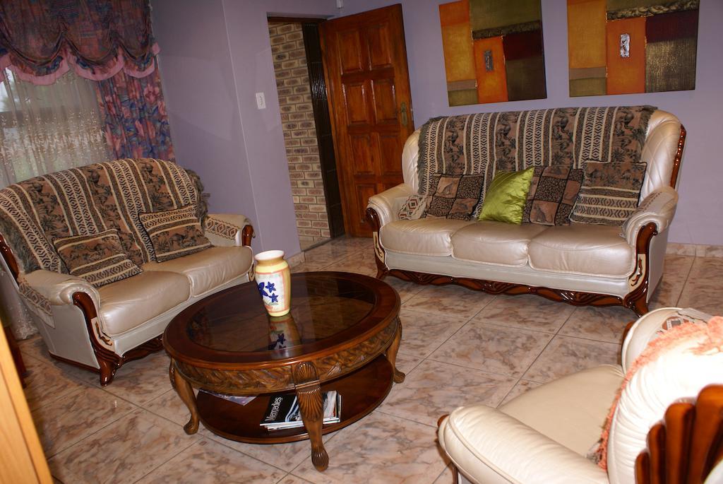 Ekhaya Lodge Питермарицбург Экстерьер фото