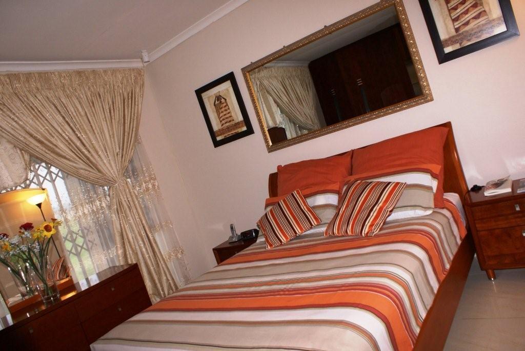 Ekhaya Lodge Питермарицбург Номер фото